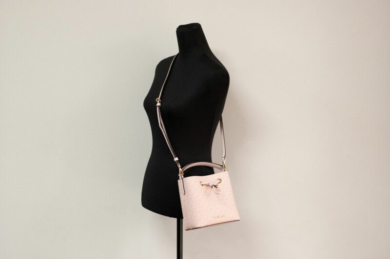Michael Kors Suri Small Dark Powder Blush Signature PVC Bucket Crossbody Handbag - Image 2