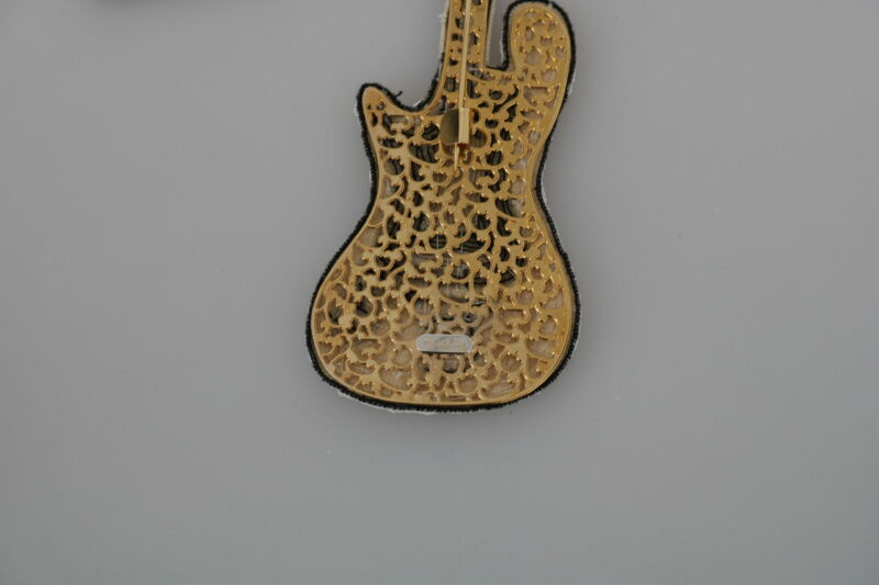 Dolce & Gabbana Gold Sequined Guitar Pin Brooch - Image 3
