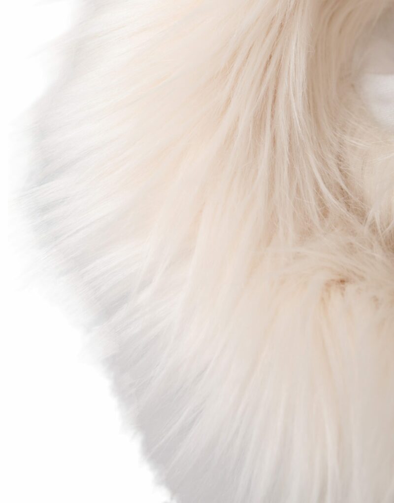 Dolce & Gabbana White Acrylic Fur Womens Bucket Hat - Image 7