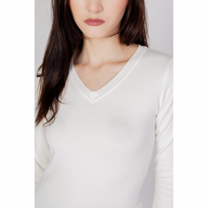 Guess White Cotton Tops & T-Shirt - Image 3