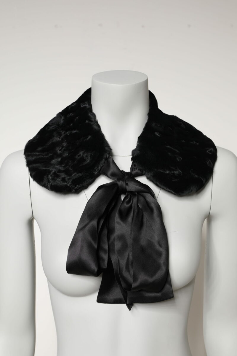Dolce & Gabbana Black Lamb Fur Women Neck Warmer Winter Scarf - Image 2